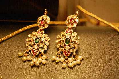 SOUTH INDIAN CHOKER SET IN RED & GREEN