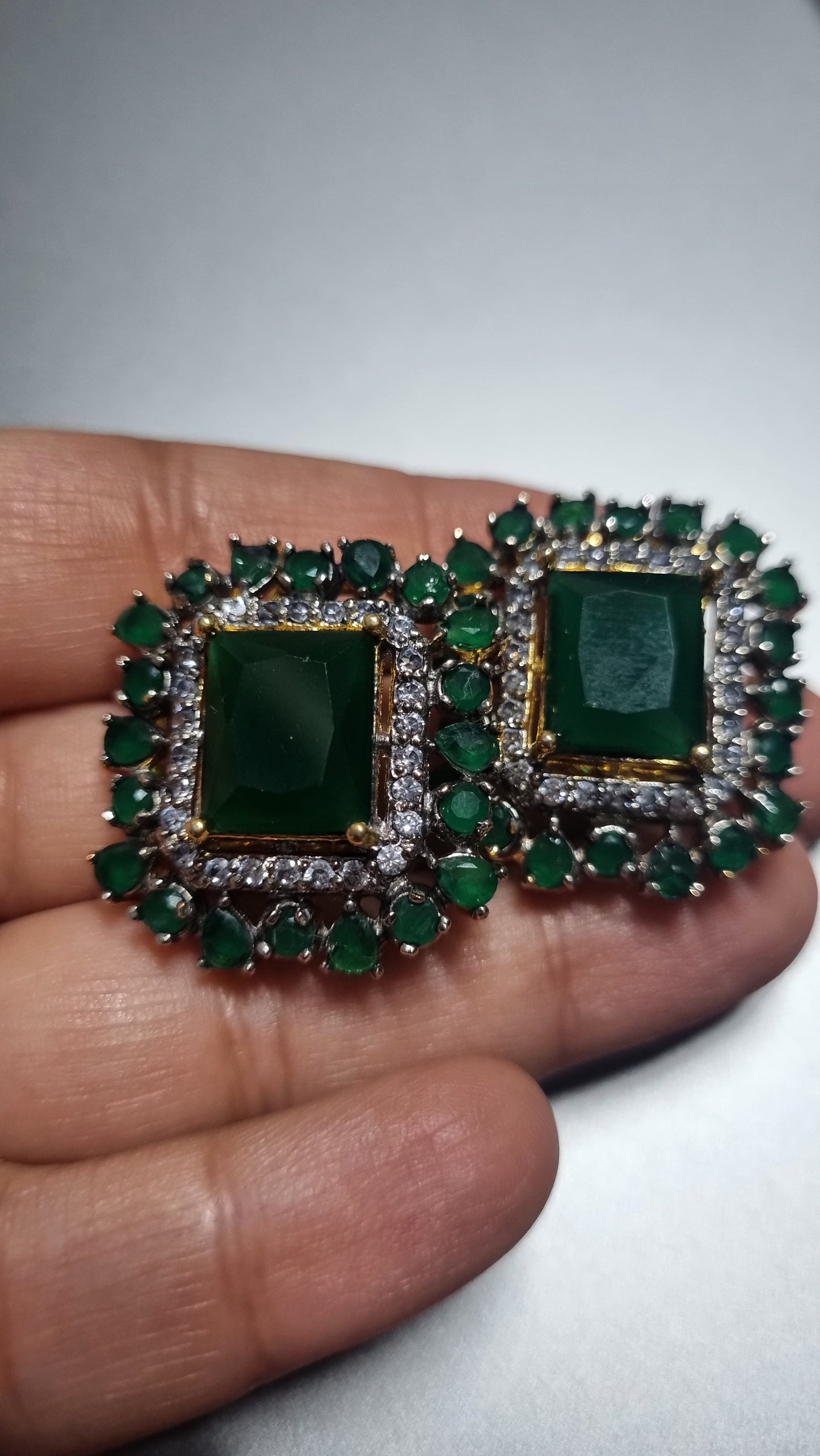 GREEN SQUARE EARRINGS