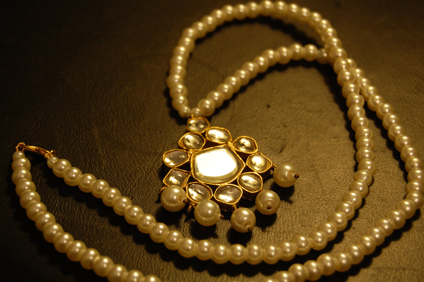 KUNDAN & PEARL MALA