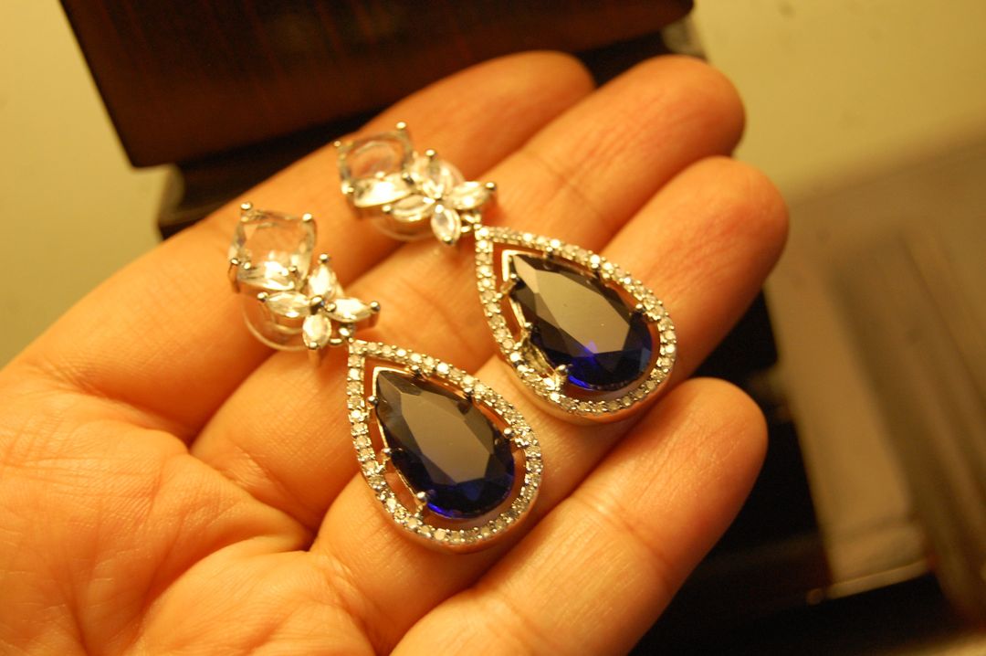 INDIAN AMERICAN DIAMOND EARRINGS IN SAPPHIRE BLUE