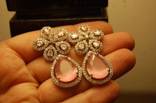 ZIRCON FLORAL EARRINGS IN PINK