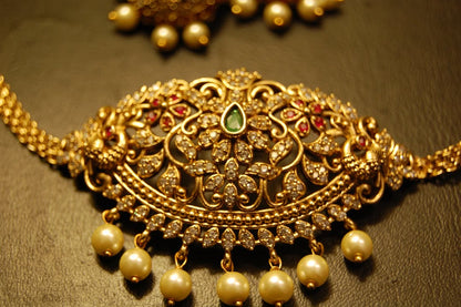ELEGANT SOUTH INDIAN NECKLACE SET