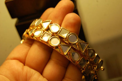 PAIR OF ELEGANT KUNDAN BANGLES
