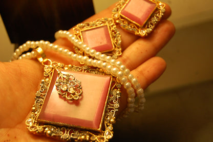 ELEGANT ZIRCON & PINK PENDENT SET