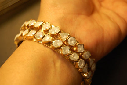 PAIR OF ELEGANT KUNDAN BANGLES