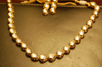 ELEGANT KUNDAN SET