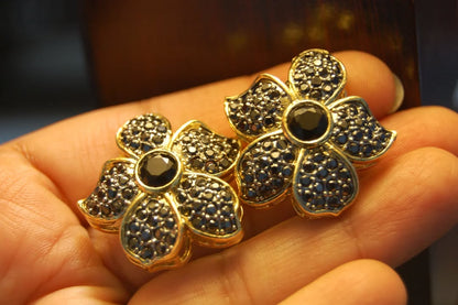 FLORAL BLACK EARRINGS