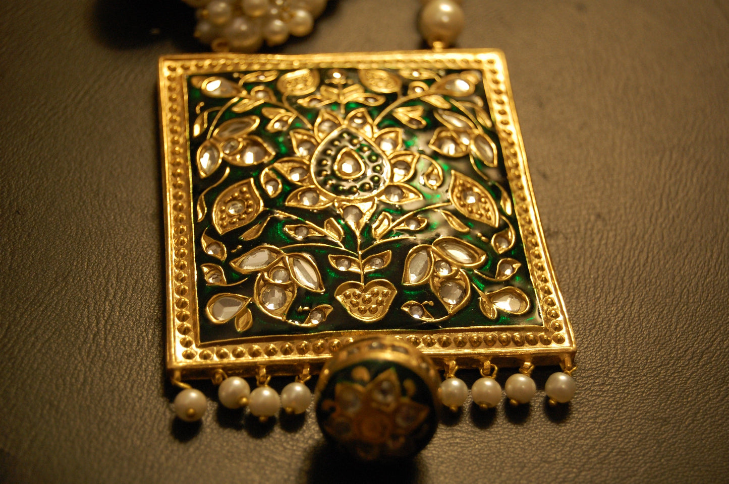 GREEN KUNDAN & MEENA MALA