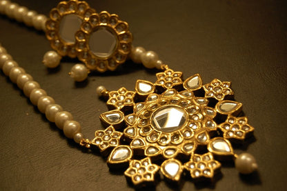 KUNDAN & PEARL MALA SET