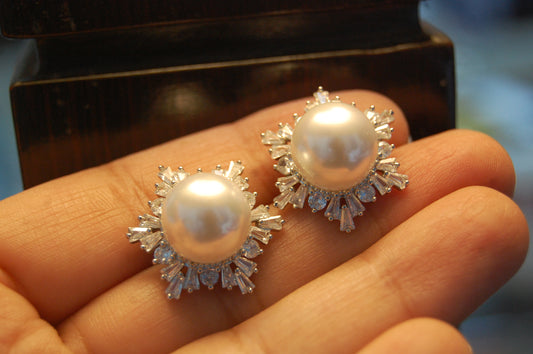 ZIRCON & PEARL EARRINGS