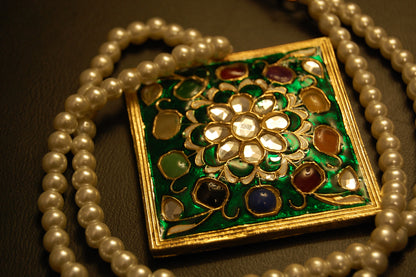 GORGEOUS MALA IN GREEN MEENA & MULTI STONES