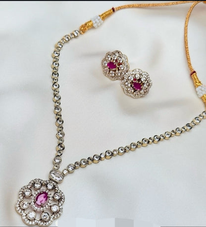 DELICATE RED & ZIRCON NECKLACE SET