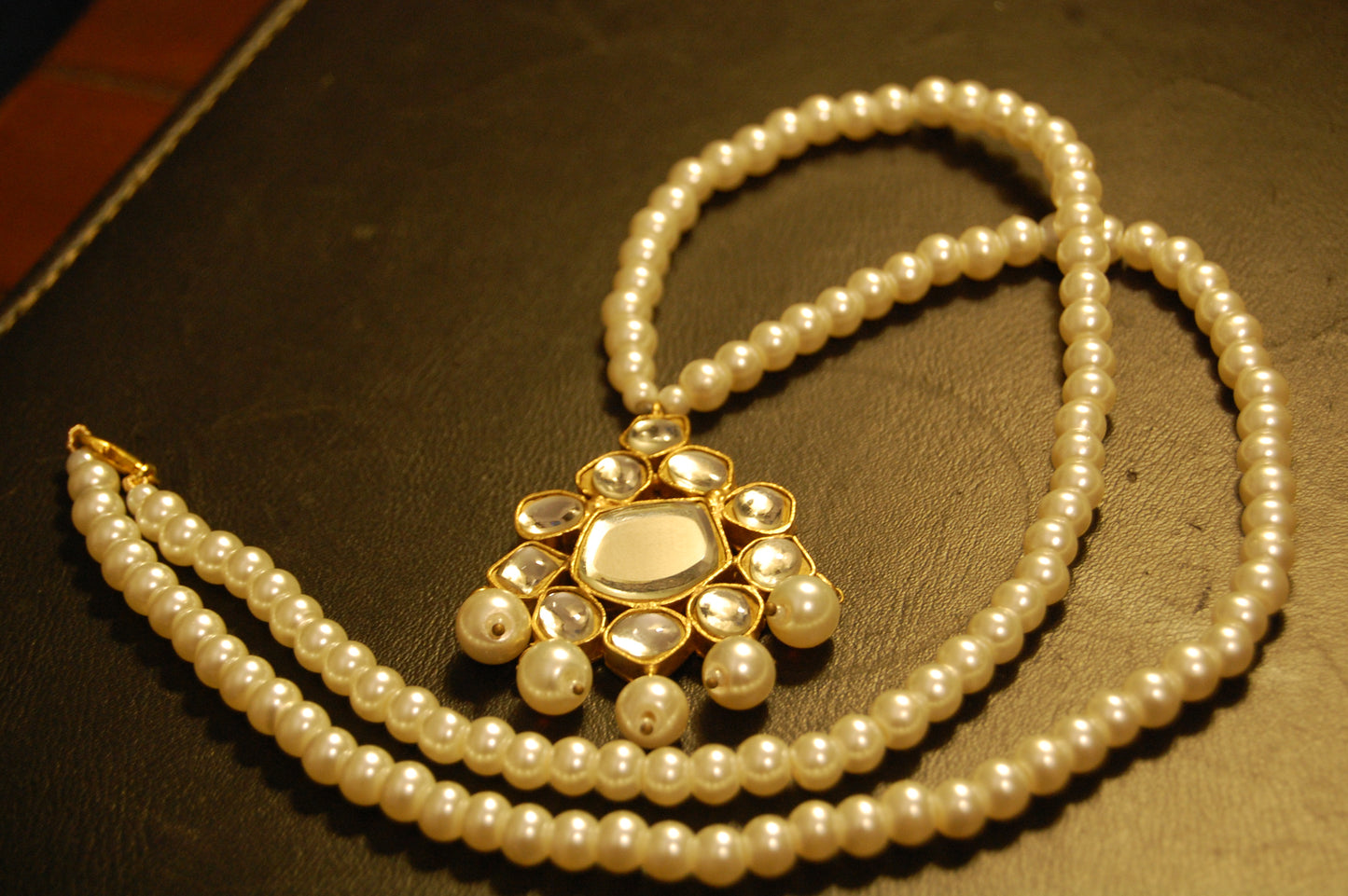 KUNDAN & PEARL MALA