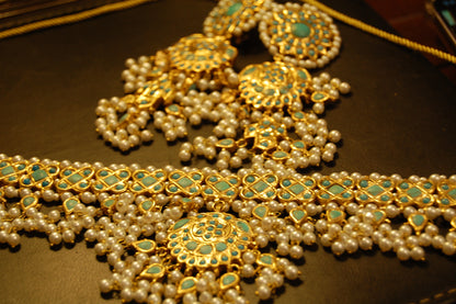 FEROZA & PEARLS CHOKER SET
