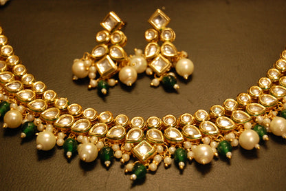 ELEGANT KUNDAN & GREEN SET
