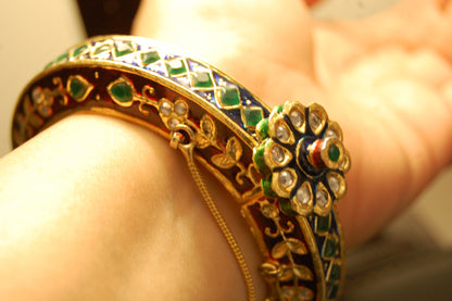 KARA IN MEENA & KUNDAN