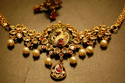 ELEGANT SOUTH INDIAN NECKLACE SET