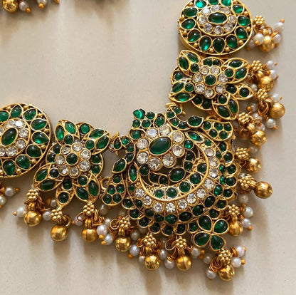 ELEGANT SOUTH INDIAN NECKLACE SET IN GREEN
