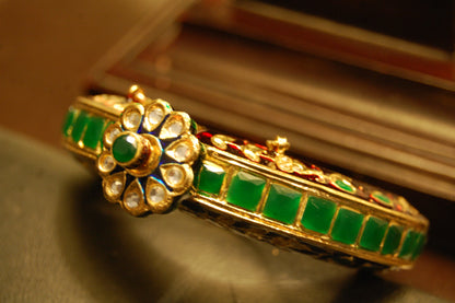 KARA IN MEENA & KUNDAN
