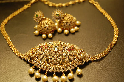 ELEGANT SOUTH INDIAN NECKLACE SET