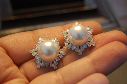 ZIRCON & PEARL EARRINGS
