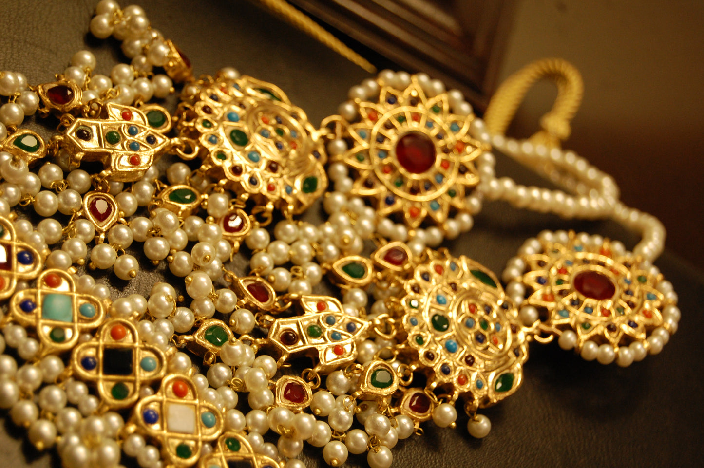 NAURATAN MULTI & PEARLS CHOKER SET