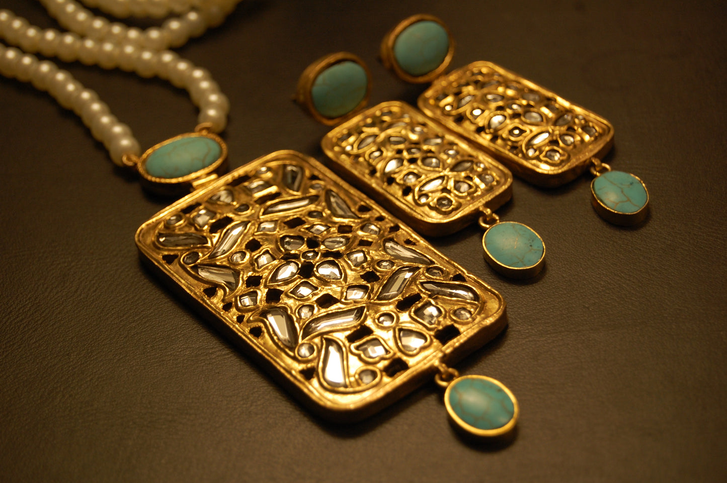 ELEGANT KUNDAN & FEROZA MALA SET
