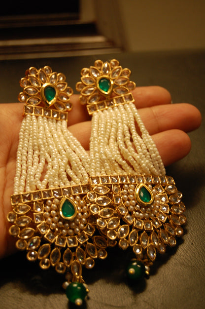 JHOOMAR STYLE EARRINGS IN KUNDAN, PEARLS & GREEN