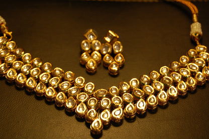 KUNDAN GULUBAND SET