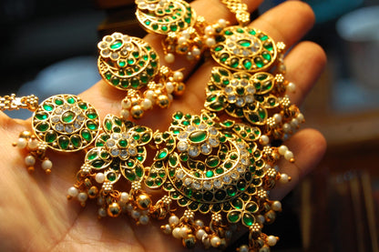 ELEGANT SOUTH INDIAN NECKLACE SET IN GREEN