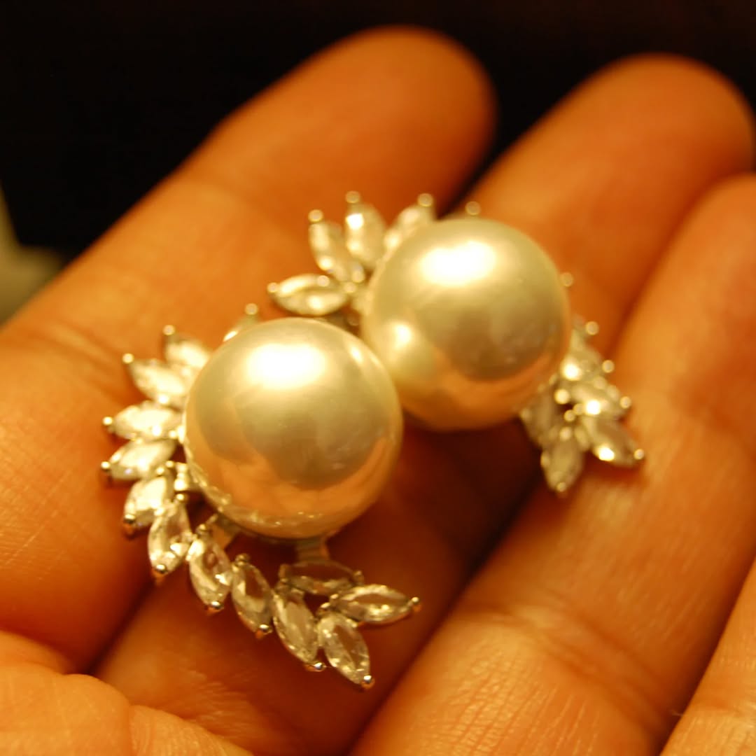 ZIRCON & PEARL EARRINGS WITH SILVER BASE