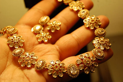 SOUTH INDIAN NECKLACE SET IN ZIRCON