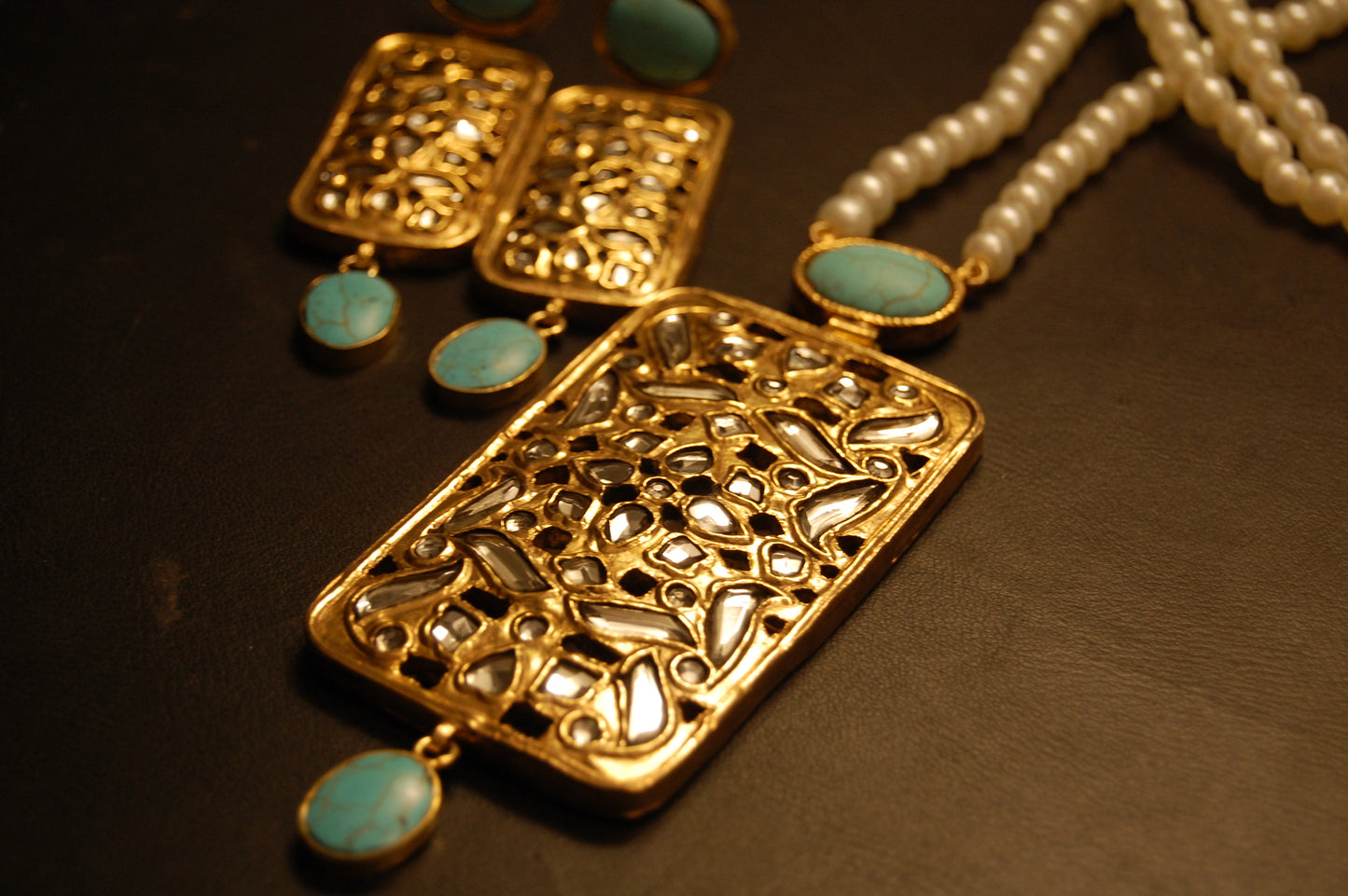 ELEGANT KUNDAN & FEROZA MALA SET