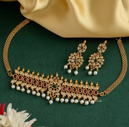 SOUTH INDIAN CHOKER SET IN RED & GREEN
