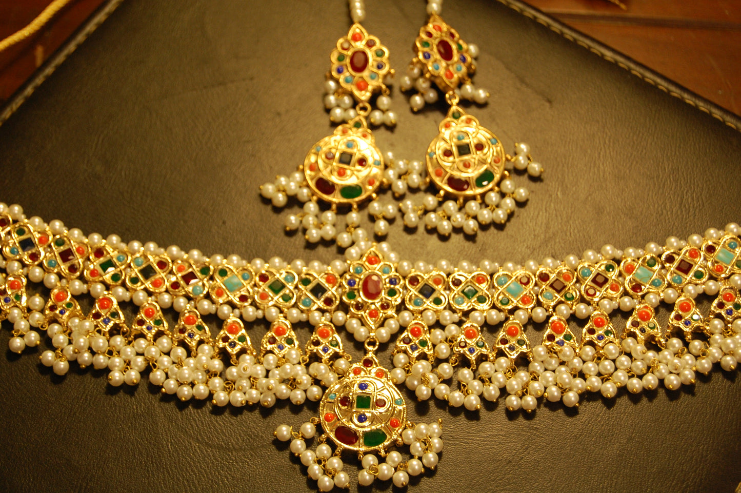 NAURATAN MULTI & PEARLS CHOKER SET