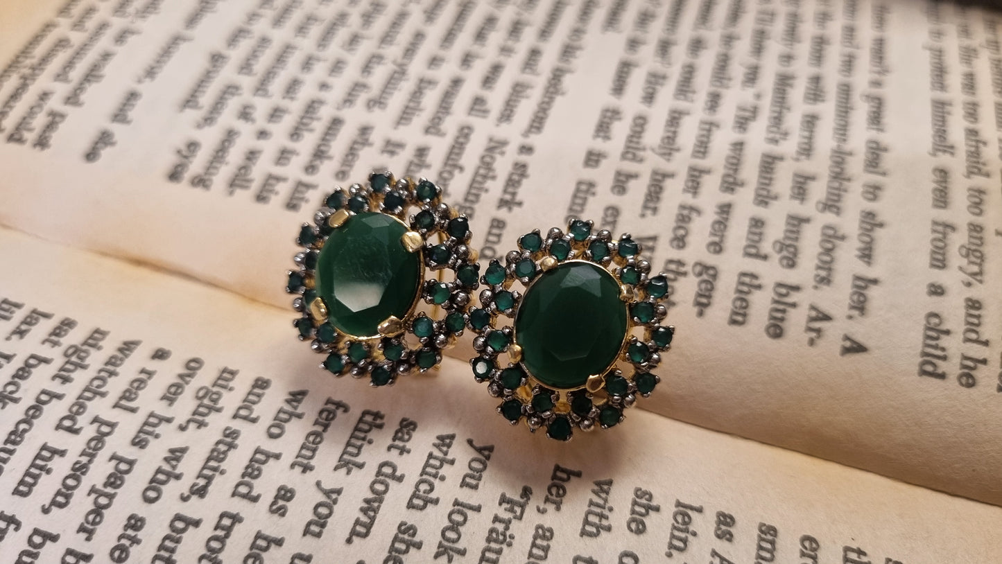 ELEGANT GREEN EARRINGS