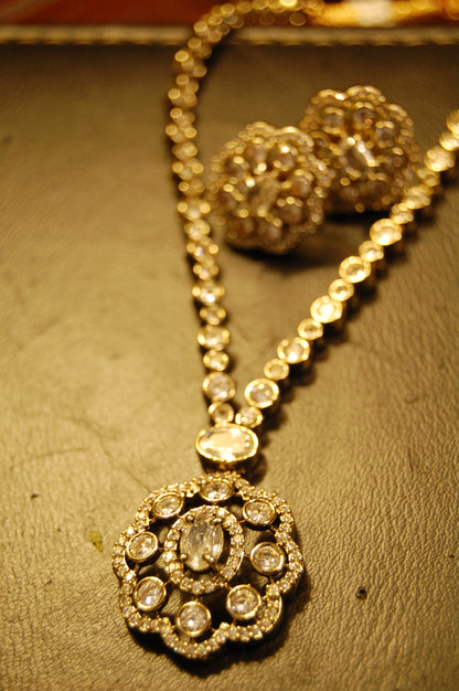 DELICATE ZIRCON NECKLACE SET