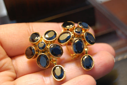 BLACK FLORAL EARRINGS