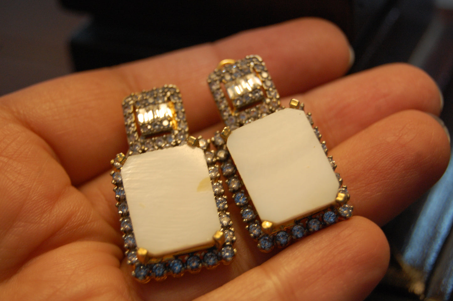WHITE & ZIRCON EARRINGS