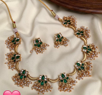ELEGANT SOUTH INDIAN NECKLACE SET IN GREEN