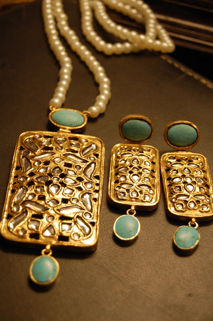 ELEGANT KUNDAN & FEROZA MALA SET