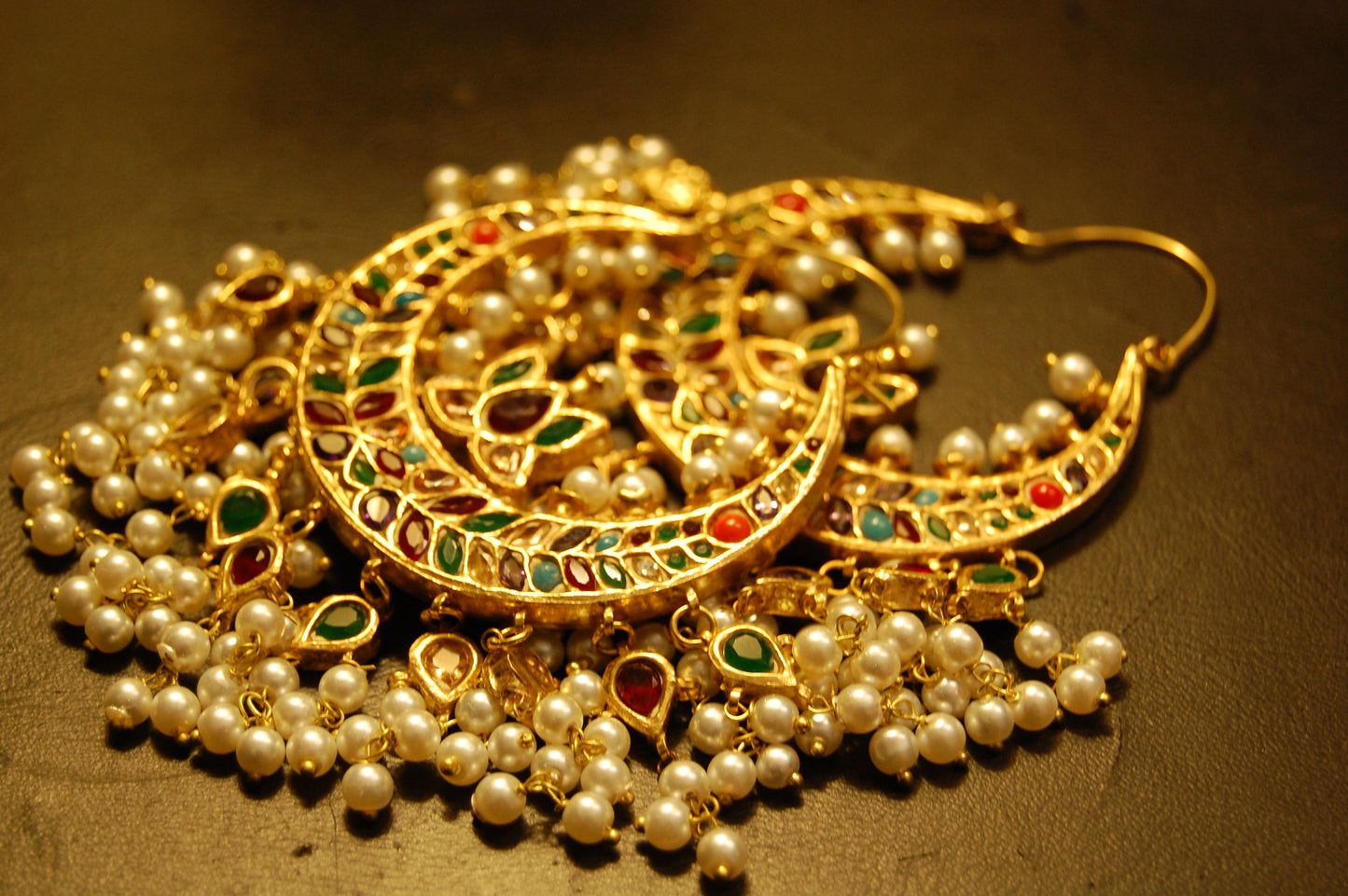 LARGE BALAS IN NAURATAN & PEARLS