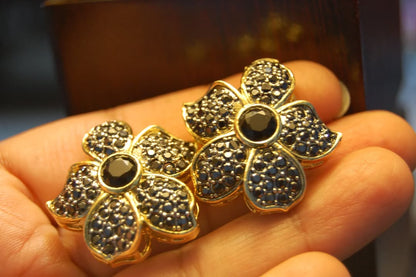 FLORAL BLACK EARRINGS