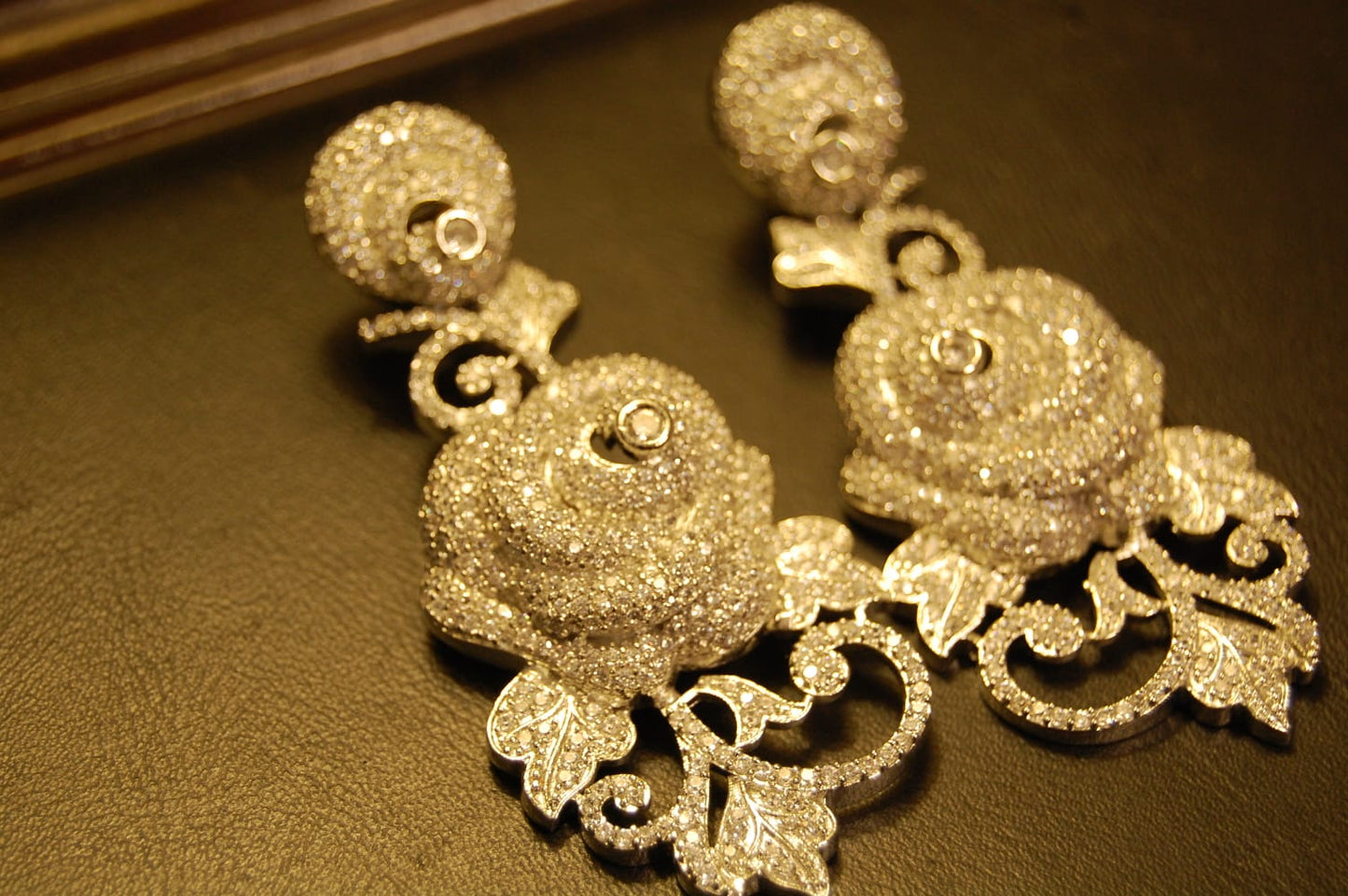 ELEGANT ZIRCON & EARRINGS