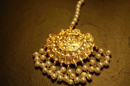 KUNDAN & PEARLS TIKKA