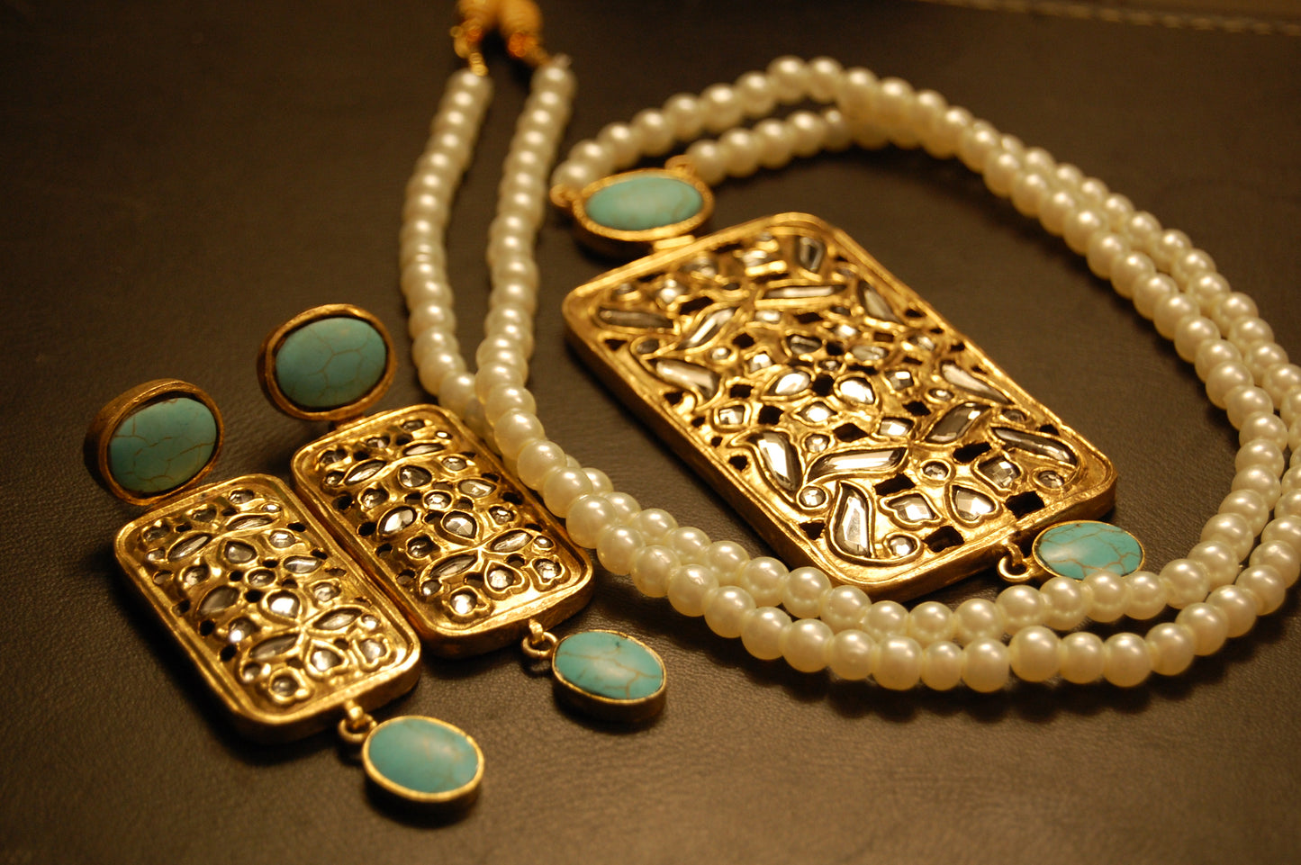 ELEGANT KUNDAN & FEROZA MALA SET