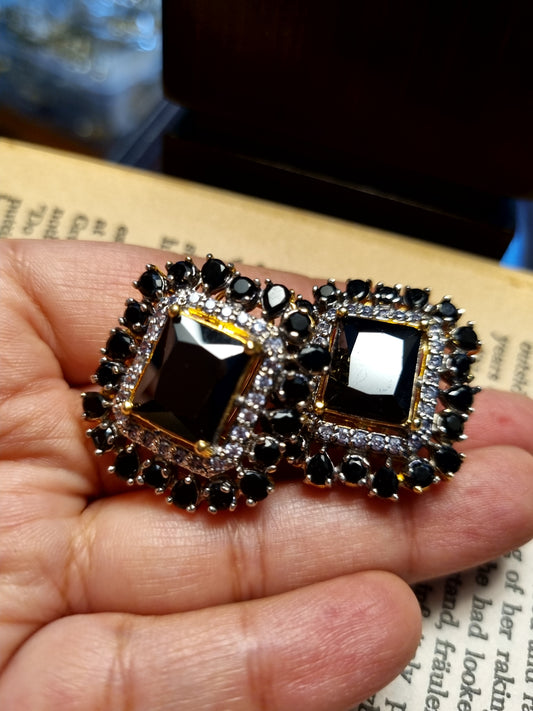 BLACK SQUARE EARRINGS