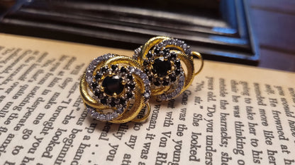 ELEGANT BLACK EARRINGS