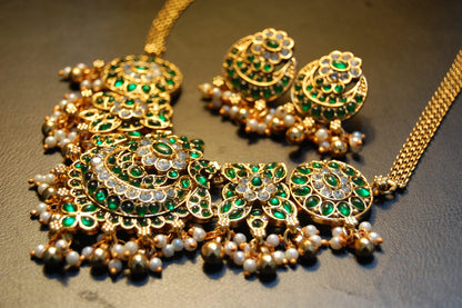 ELEGANT SOUTH INDIAN NECKLACE SET IN GREEN