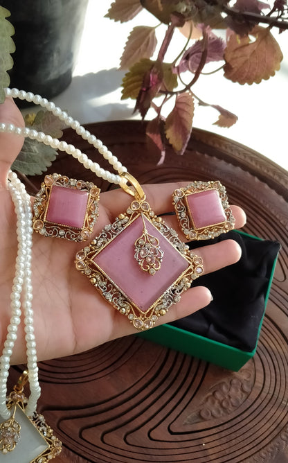 ELEGANT ZIRCON & PINK PENDENT SET